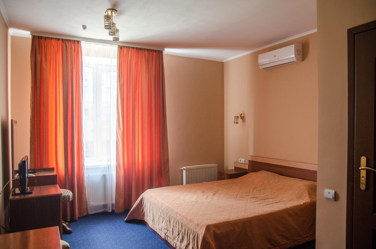 בוריספיל Galant Hotel מראה חיצוני תמונה